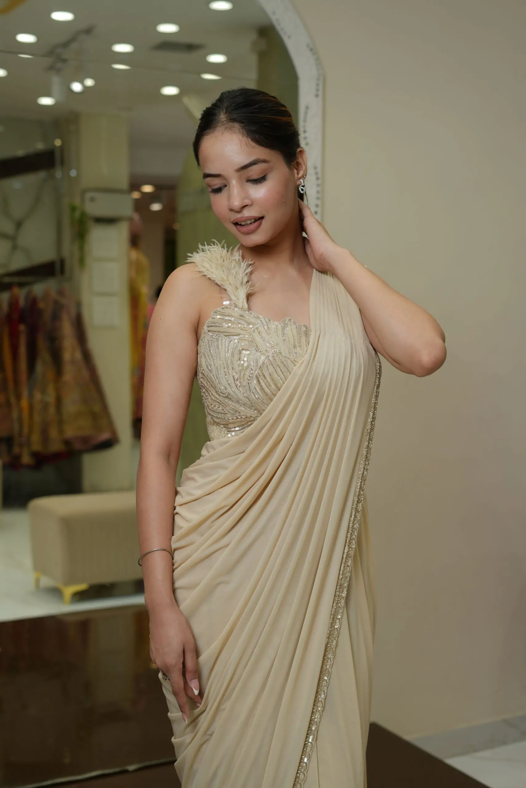 DS857 2 DS857 - Image 2